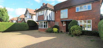 5 bedroom detached house to rent