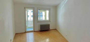 3-Zimmer-Eigentumswohnung mit Loggia, direkt bei U6 Dresdnerstraße