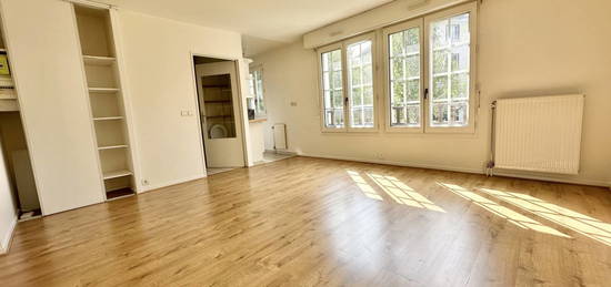 Studio  à louer, 1 pièce, 27 m², Étage 1/–