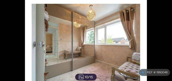 4 bedroom semi-detached house