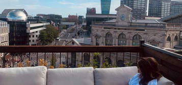 Duplex Rooftop Meublé Face à la Gare Lille Flandres