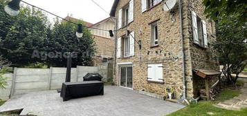 Maison 2 étages  à vendre, 5 pièces, 3 chambres, 81 m²