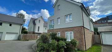 4 bed detached house to rent