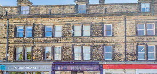 Flat to rent in Grove Parade, High Peak SK17