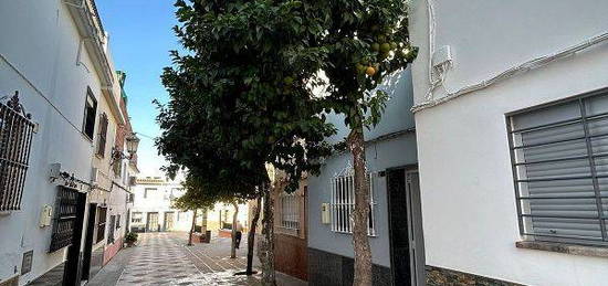 Casa en calle Seguras Vivas D en Morón de la Frontera