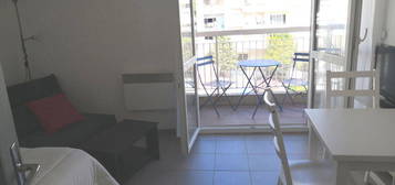 Studio meuble avec balcon proche timone