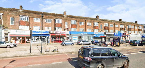 Flat to rent in Kenton Road, Harrow HA3