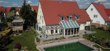 Traumhaus mit Einliegerwohnung und Pool in Stadtrandlage von Dinkelsbühl