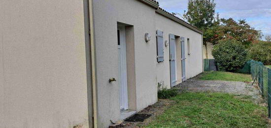 Maison de plain-pied avec jardin, centre ville Benet