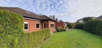 Bungalow zum Wohlfühlen mit sonnenausgerichtetem Garten.