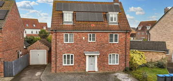 5 bed detached house to rent