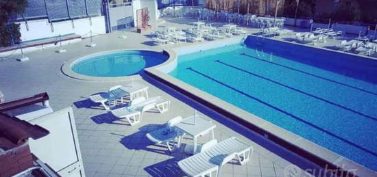 Piscine e locali a 4 km da Salerno