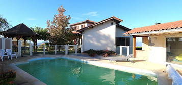 Maison de charme avec piscine sur 1250 m² de terrain