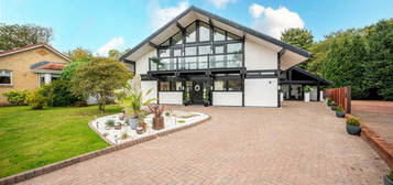 6 bedroom detached house for sale