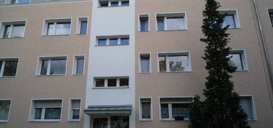 Schöne Wohnung mit einem Balkon, neuer Badewanne und einem neuen Gäste-WC!