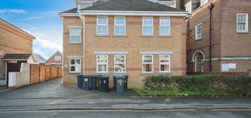 2 bedroom ground floor flat for sale