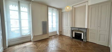 Appartement  à louer, 2 pièces, 1 chambre, 53 m²