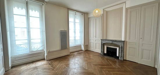 Appartement  à louer, 2 pièces, 1 chambre, 53 m²