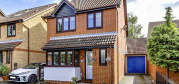 3 bedroom link detached house for sale