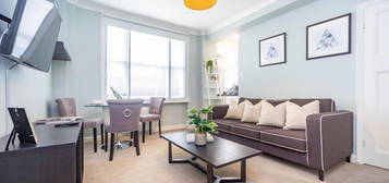 Flat to rent in Hill Street, Mayfair W1J