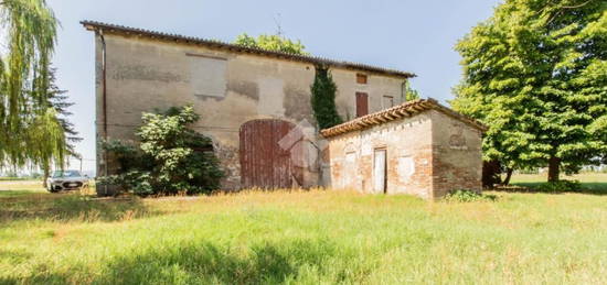 Casale/cascina in vendita in via Provinciale per Reggio, 3