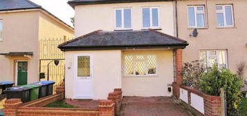 3 bedroom semi-detached house to rent