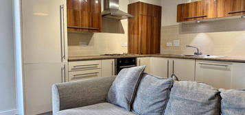 2 bed flat to rent