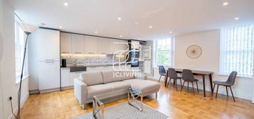 Flat to rent in Dorigen Court, London W14