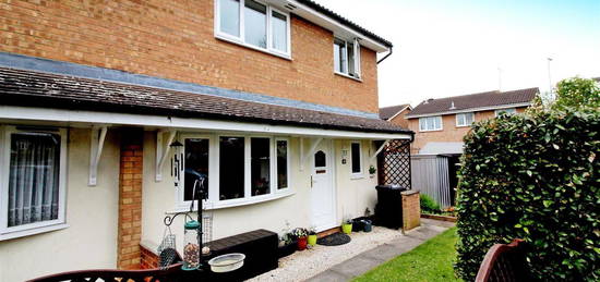 Terraced house to rent in Marley Fields, Leighton Buzzard LU7