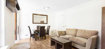 3 bedroom flat to rent