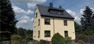 Geräumiges, Ein- oder Zweifamilienhaus in Oberlungwitz mit großem