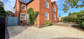 3 bed semi-detached house for sale