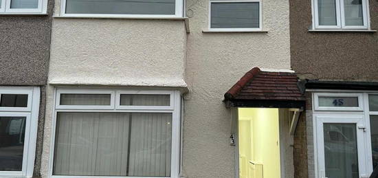 4 bedroom terraced house to rent