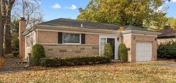 302 N Lincoln Ln, Arlington Heights, IL 60004