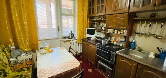 Apartament cu 2 camere in zona Pandurii