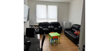 2 bed flat to rent