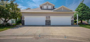 152 Cove Rise, Chestermere, Alberta