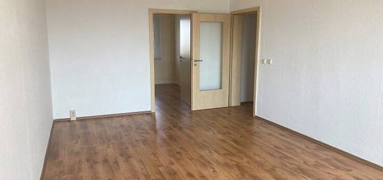 2-Raum-Wohnung mit Südbalkon, saniertes Bad!