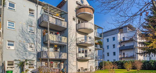 Ruhig, Grün, Balkon, Einbauküche. Single-Apartment im beliebten Striesen.