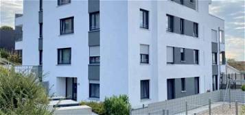 Neuwertige 5-Zimmer-Wohnung mit Balkon und Einbauküche in Pfullingen
