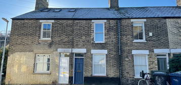 Terraced house to rent in Hooper Street, Cambridge CB1