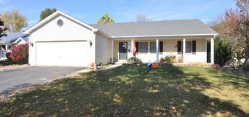 308 Jake Ln, Hampshire, IL 60140