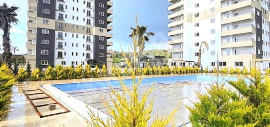 KABASAKALDA HAVUZLU SİTEDE 3+1 SATILIK DAİRE