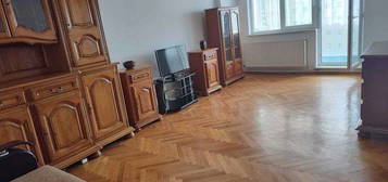 Inchiriez apartament 3 camere ultracentral, loc de parcare, Pitesti