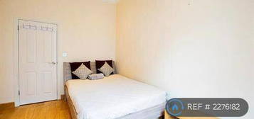 1 bedroom flat share