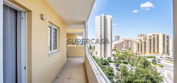 Apartamento T2 com Vista Mar na Praia da Rocha a 100m do Areal