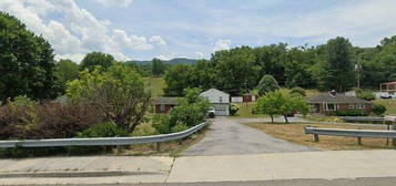 140 Ben Bolt Ave, Tazewell, VA 24651