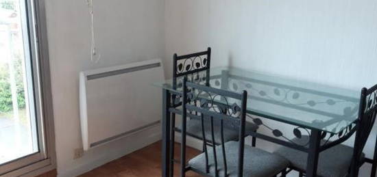 Studio meublé  à louer, 1 pièce, 28 m², Ascenseur