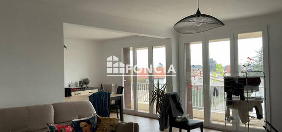 TOURNON SUD, lumineux appartement  de 101 m2 avec cave et garage