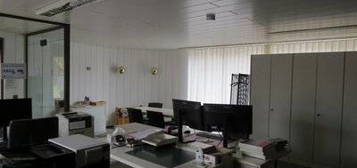 Das Büro hat zwei Räumen mit insgesamt 66 m². Warmmiete 550,- €